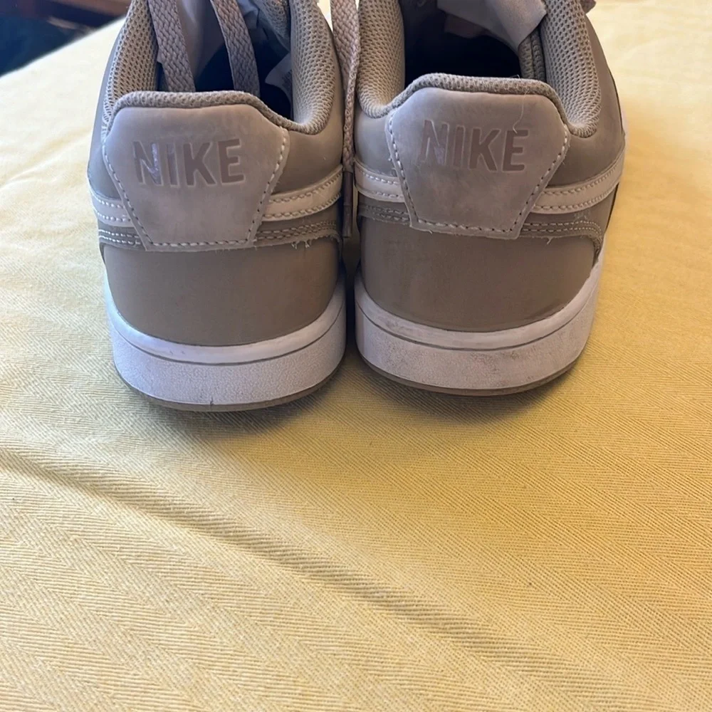 Nike kidsGray Sneakers size 7 US